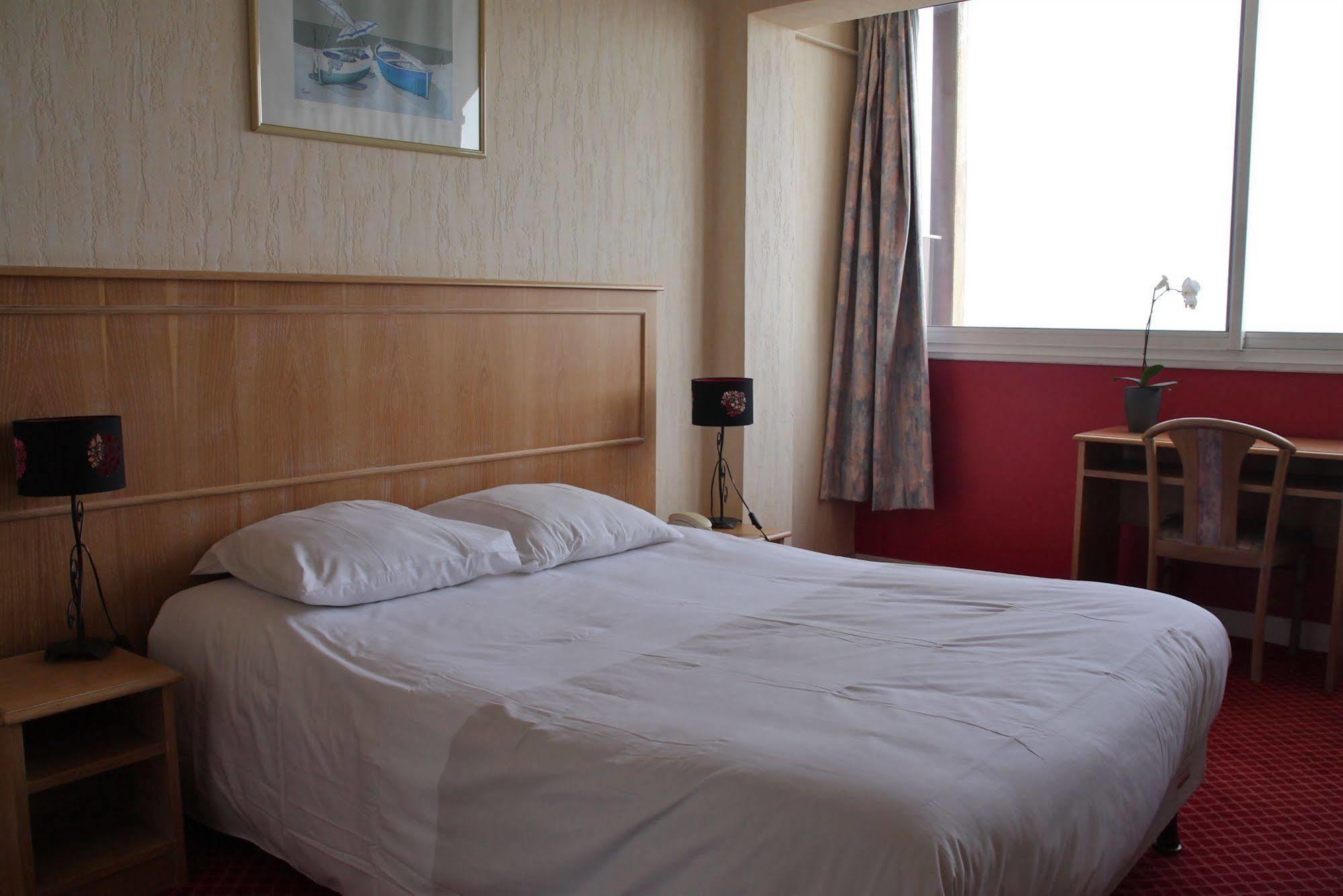 Hotel Des Thermes Et Du Casino Luc-sur-Mer Eksteriør bilde